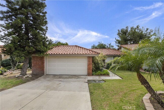 Primary Photo - 1364 Orchard Cir