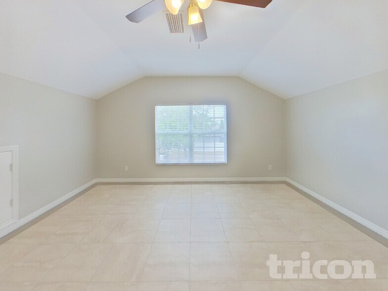 Building Photo - 1142 Barclay Wood Dr