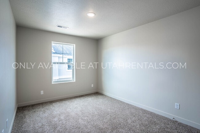 Building Photo - 1783 N 1280 E