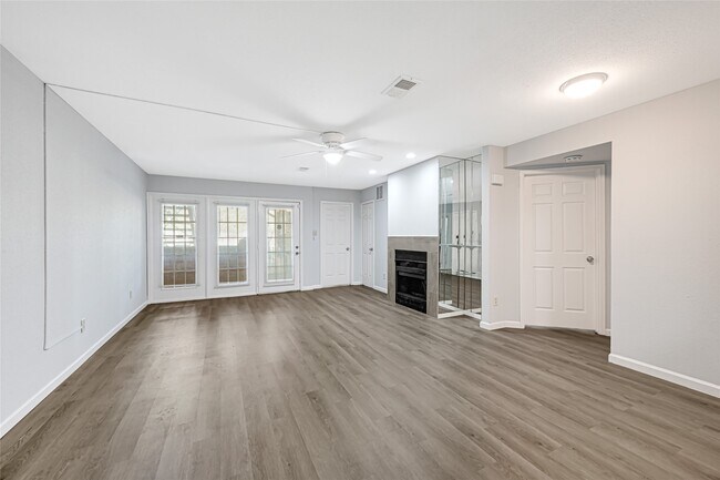 Building Photo - 16800 Sugar Pine Dr