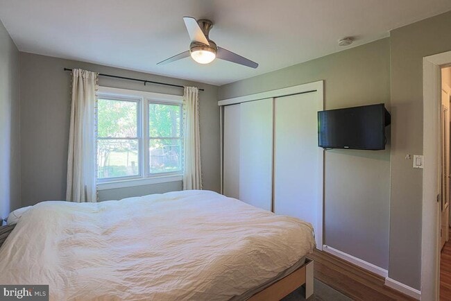 Building Photo - 5724 Greenspring Ave