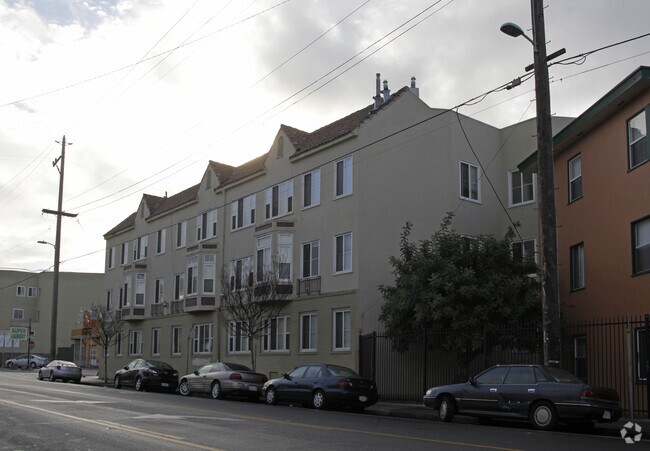 Building Photo - The Kensington Plaza