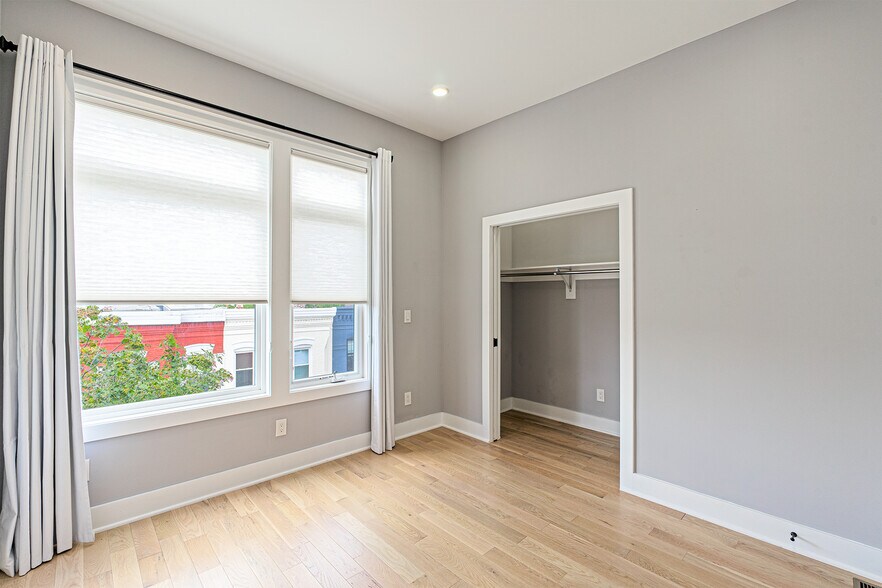 Building Photo - 1219 Wylie St NE