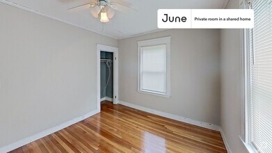 Building Photo - Private bedroom in 4 bed/1 bath Home