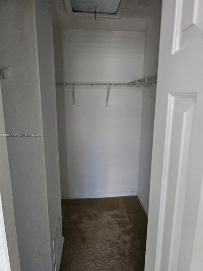 Building Photo - 2715 SE 15th Pl