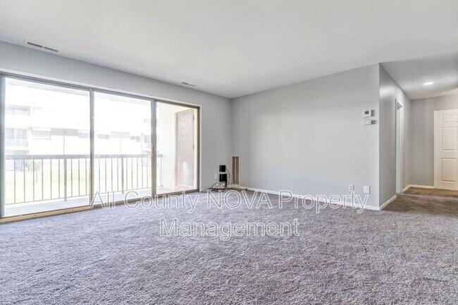 Building Photo - 10122 Campus Way S