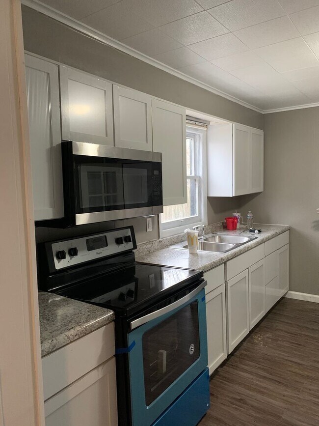 Building Photo - Perfect single family home!