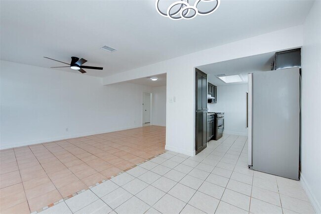 Building Photo - 2413 Woodgate St
