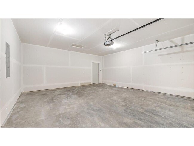 Building Photo - 2149 Westpointe Dr