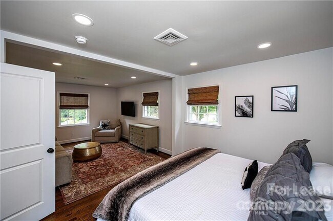 Building Photo - 6719 Bradstock Ln