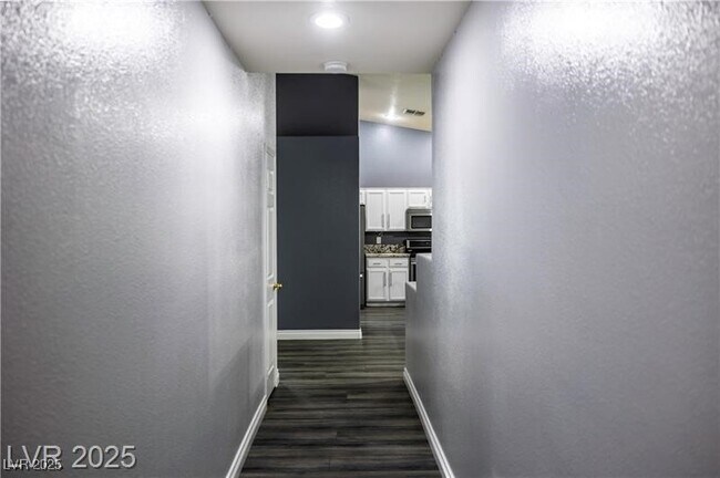 Building Photo - 4720 Painted Hills St