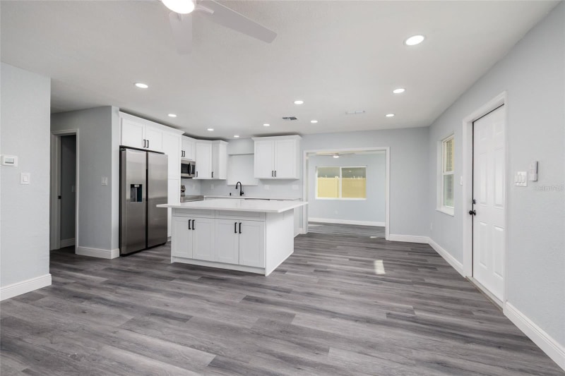 Building Photo - 1709 W Perio St