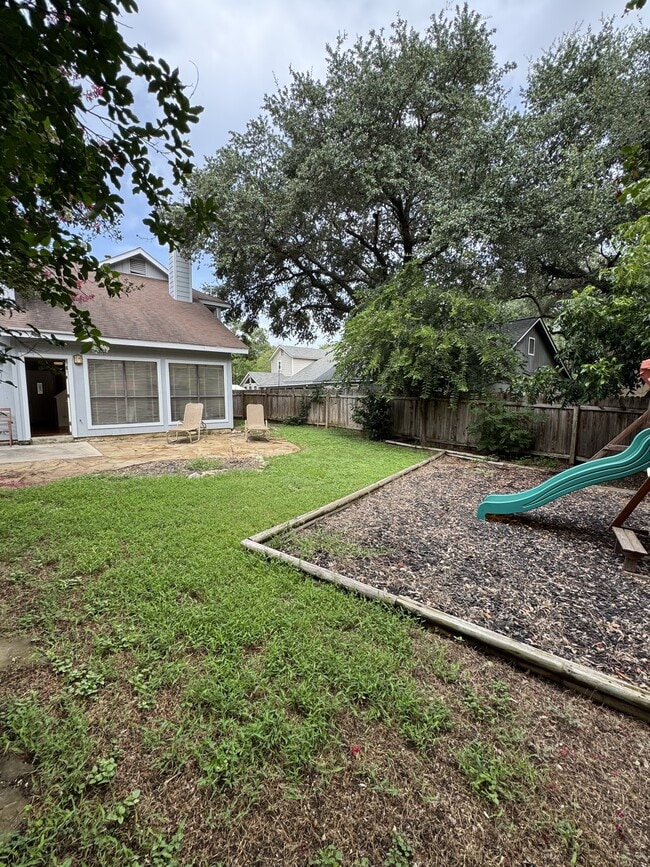 Building Photo - 13815 Stone Hollow