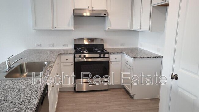 Building Photo - 9137 Navarro Vis