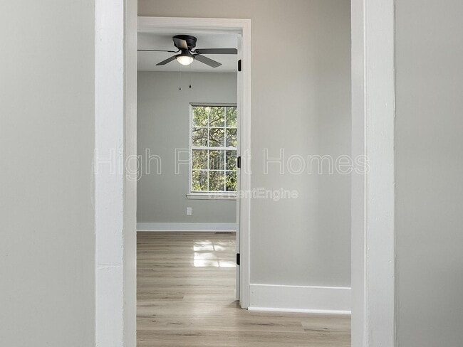 Building Photo - 5350 Slayton Ave