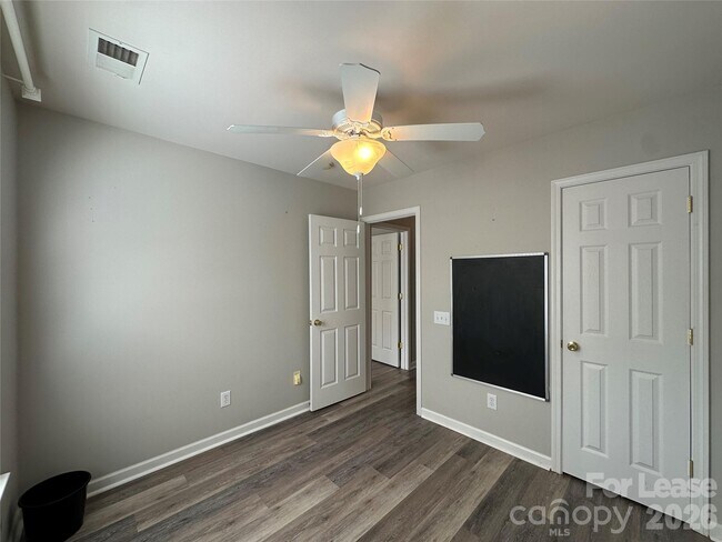 Building Photo - 6626 Rothchild Dr