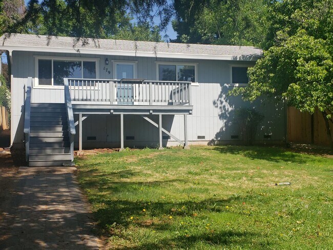 Building Photo - Updated Home in Old Town Auburn