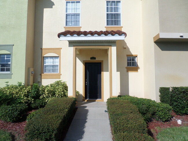 Building Photo - 458 Monroe Cir