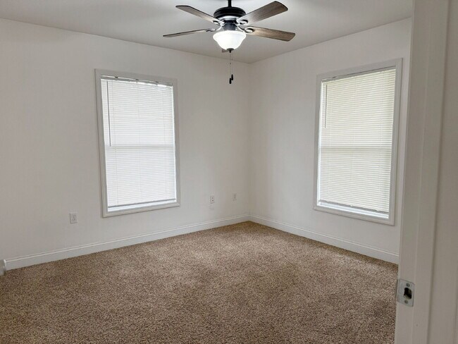 Building Photo - Cocoa Duplex
