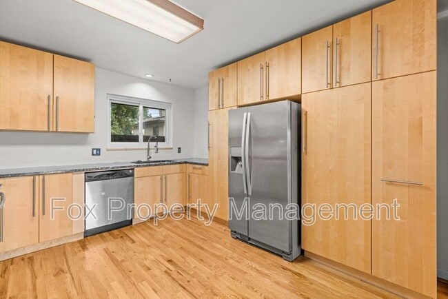Building Photo - 1558 Greenbriar Blvd