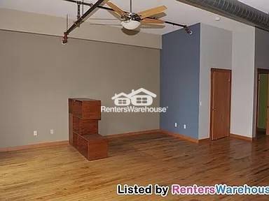 Building Photo - 523 Jackson St