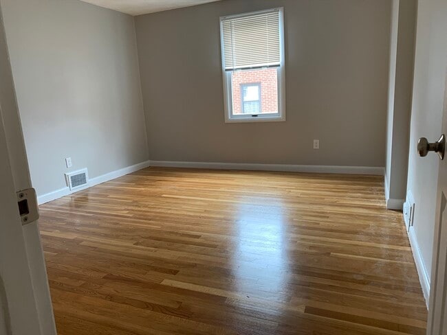 Building Photo - 683 Boylston St