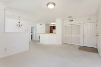 Building Photo - *** LIGHT & BRIGHT UPGRADED ONE BEDROOM, W...