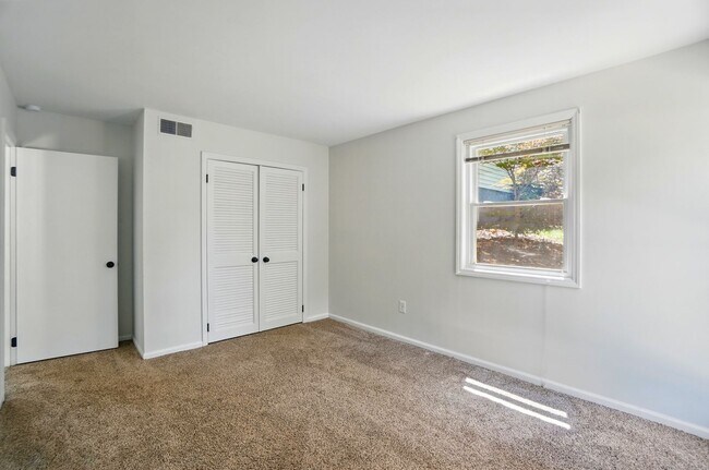 Building Photo - Renovated Gem in Gastonia with Walkout Basement & Spacious Backyard