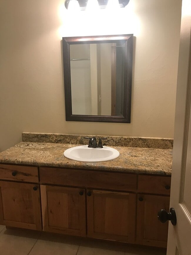 Building Photo - Single Family Home for Rent in Bozeman