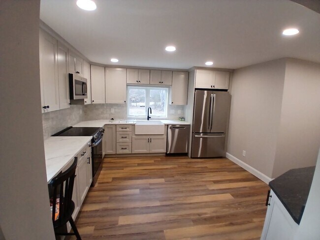 Building Photo - SPACIOUS RENOVATED FARMHOUSE AVAIL. FOR RENT!