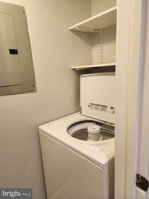 Building Photo - 1504 Lincoln Way