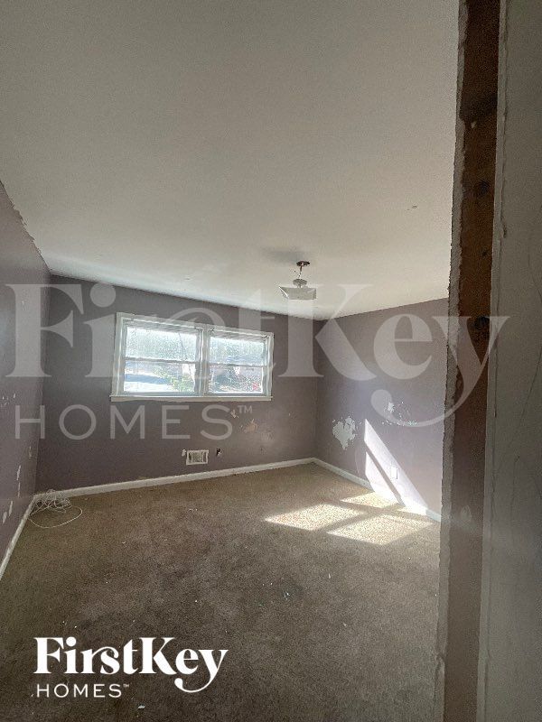 Building Photo - 2459 Rockknoll Dr