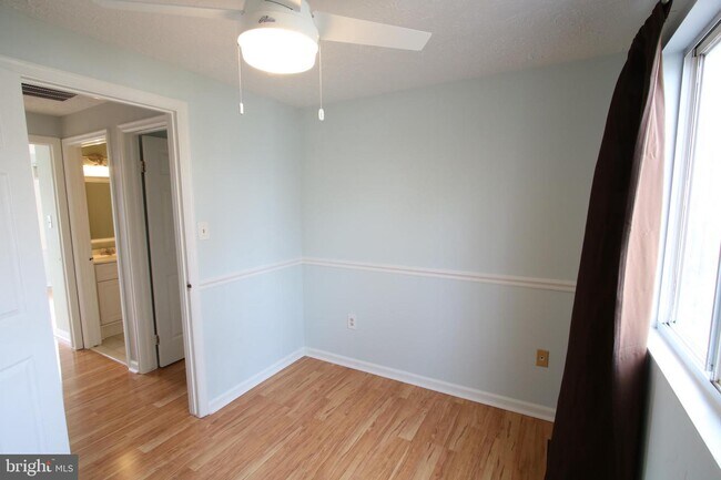 Building Photo - 11021 Outpost Dr