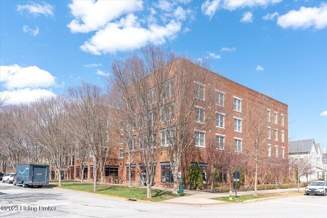 Building Photo - 10605 Meeting St