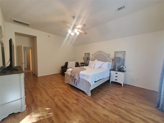 Building Photo - 4903 Falls Cir