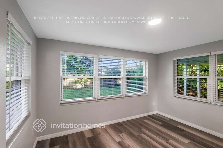 Building Photo - 1938 Summit Dr