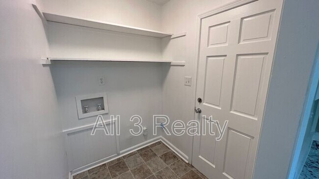 Building Photo - 418 Stroll Dr