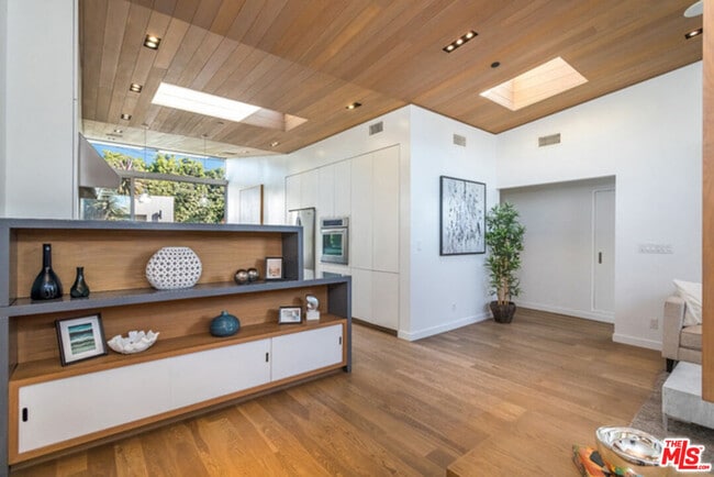 Building Photo - 4014 Colonial Ave