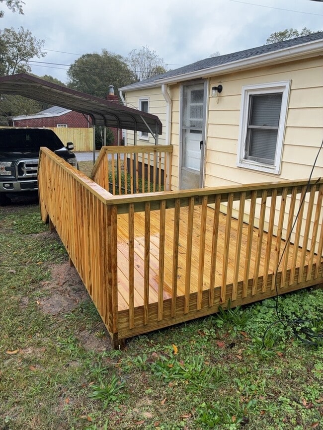 Building Photo - 220 Mauldin St