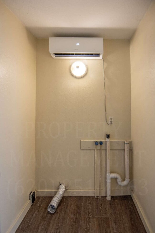 Building Photo - Charming 2-Bedroom 1-Bath + Bonus Room Farmhouse