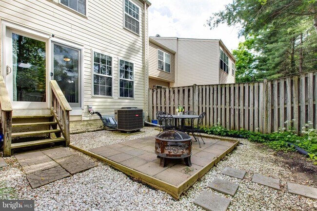 Building Photo - 8893 Papillon Dr