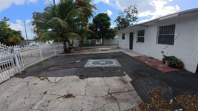 Building Photo - 15812 NW 39th Ct