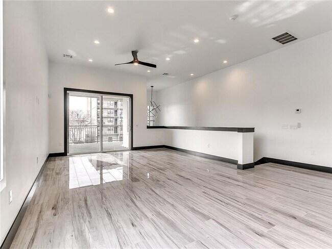 Building Photo - 911 NW 13th St