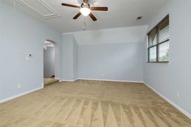 Building Photo - 305 Dorset Ct