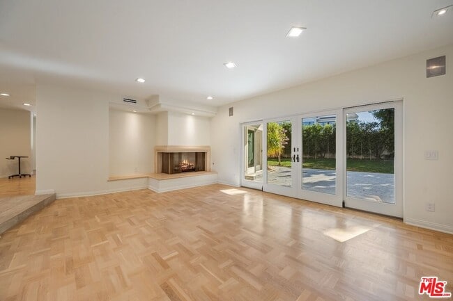 Building Photo - 1708 Clear View Dr