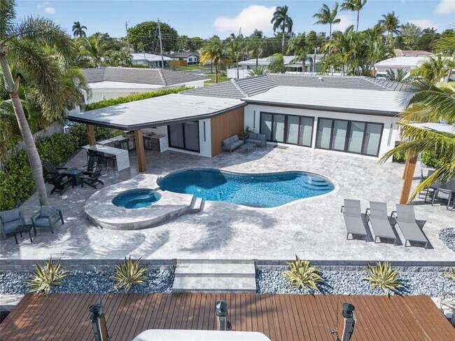 Building Photo - 160 SE 3rd Ct