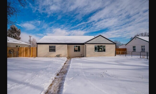 Building Photo - 3240 Dexter St