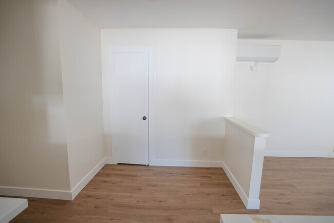 Building Photo - 825 W 167th St