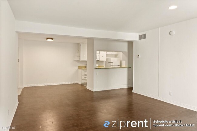 Building Photo - 2 br, 2 bath Condo - 5460 White Oak Ave, E...