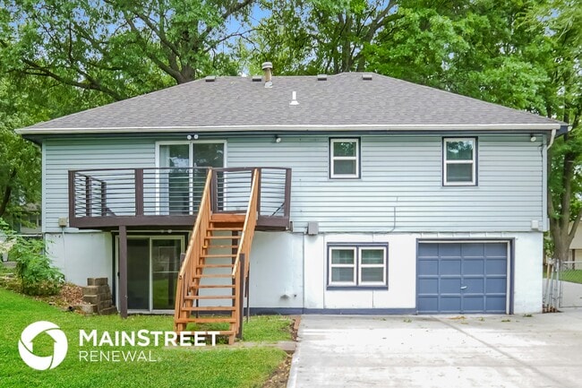 Building Photo - 409 N E Sharon St